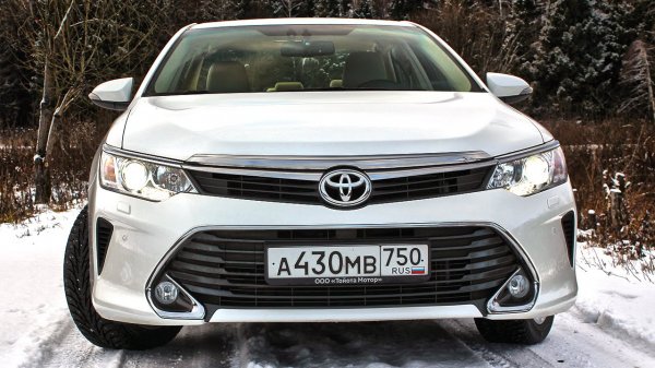 Подержанные Toyota Camry на 6% популярнее новых моделей