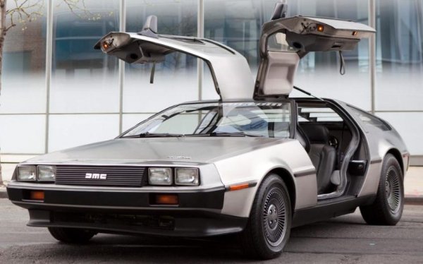 DeLorean возобновит производство «машины будущего»
