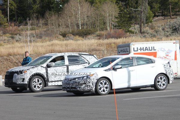 Прототипы Chevrolet Volt и Equinox 2018 сфотографированы на тестах