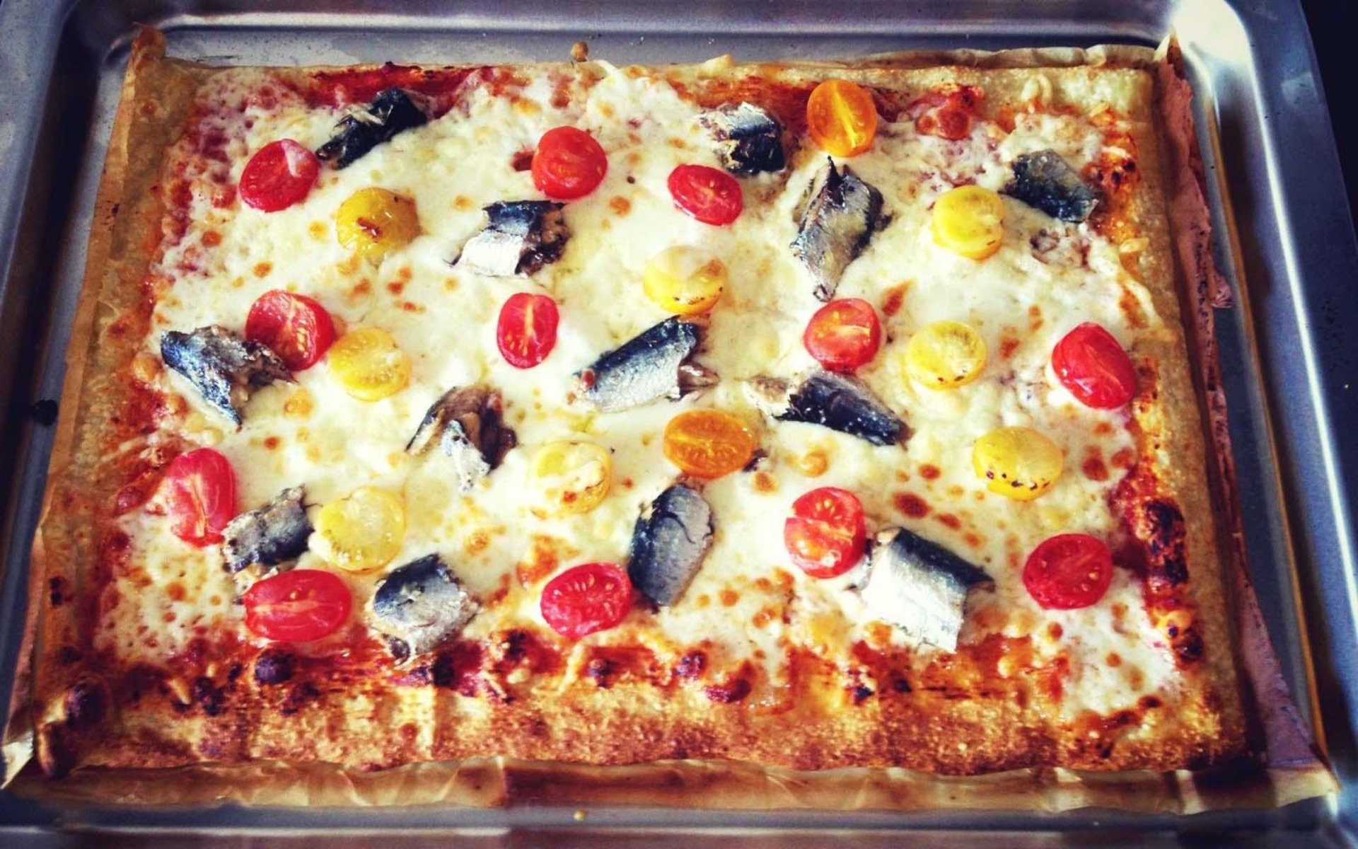 Ингредиенты пиццы в духовке. "Пицца". Пицца домашняя. Красивая пицца домашняя. Пицца с сардинами.