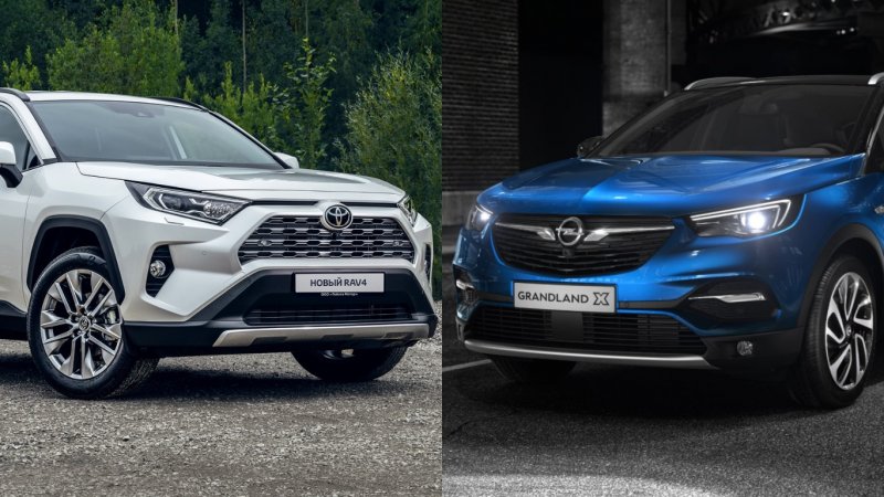 Фото: Слева — Toyota RAV4, справа — Opel Grandland X, источник: Toyota, Opel