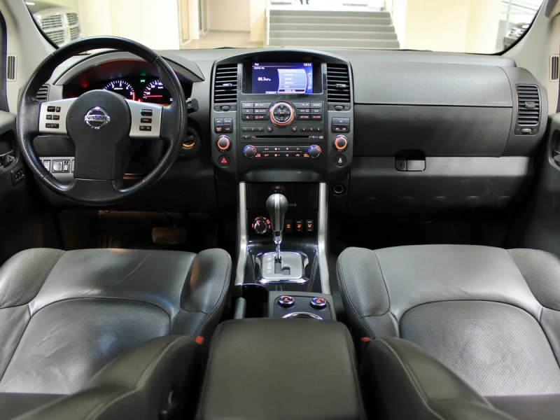 Салон Nissan Pathfinder III